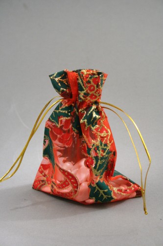 Red Christmas Organza Gift Bag with Holly Print. Size Approx 15cm x 11cm.